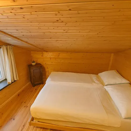 Familial & Bains Thermaux Apartment