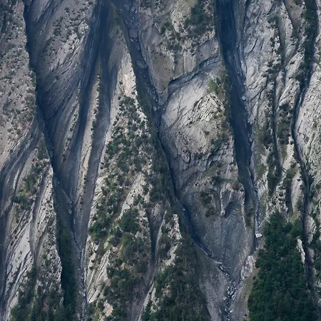 Familial & Bains Thermaux Ovronnaz