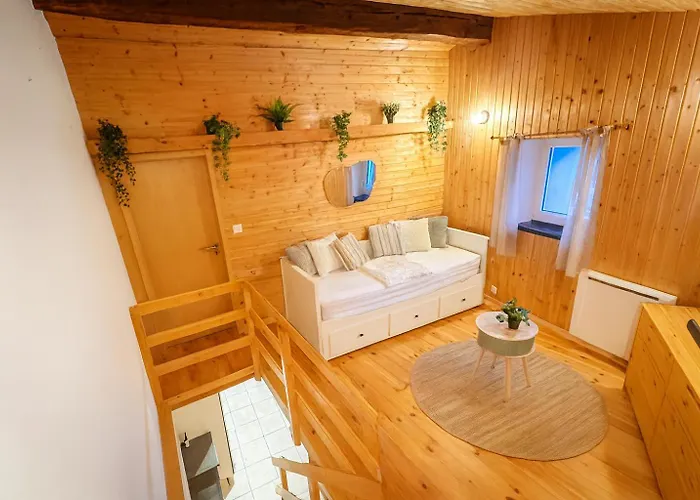 Familial & Bains Thermaux 奥瓦伦纳茨