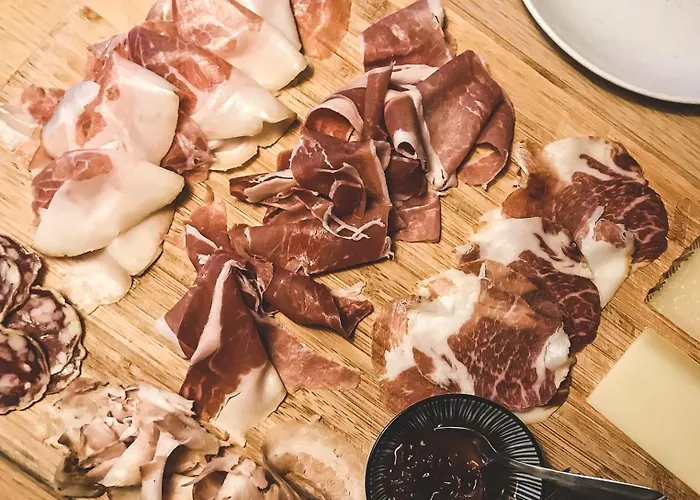 Familial & Bains Thermaux 公寓 *