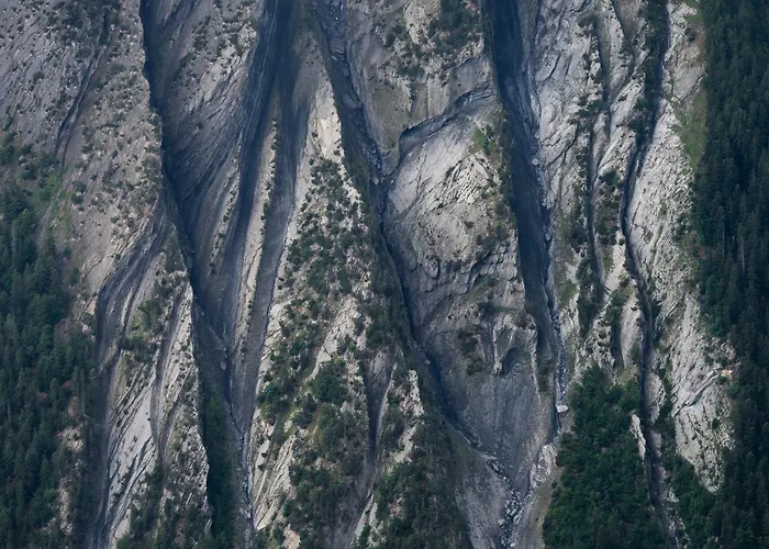 Familial & Bains Thermaux 奥瓦伦纳茨